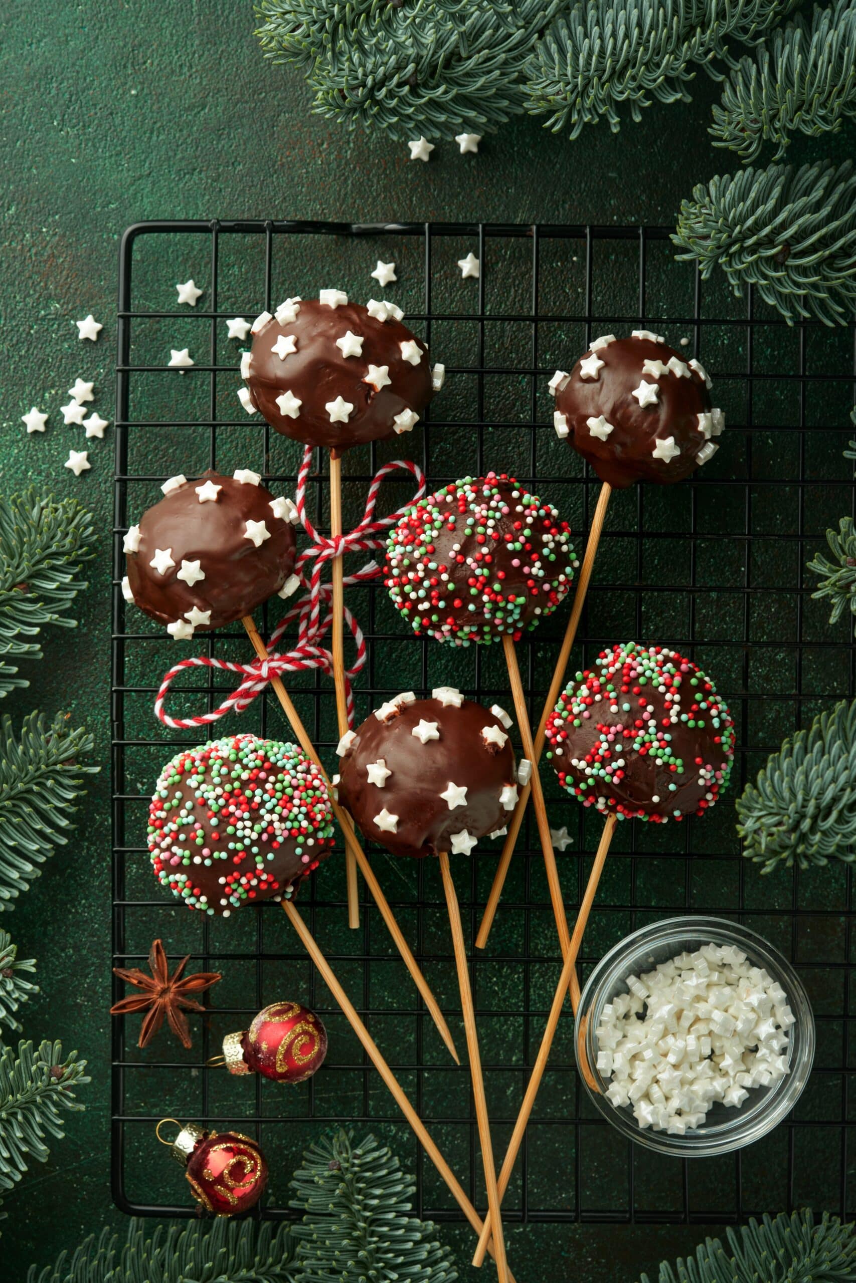 Featured image for “Festive Holiday Cake Pops”